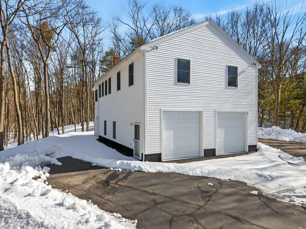 $1,250,000 | 8-10 Bayview Lane, Kittery, ME 03904