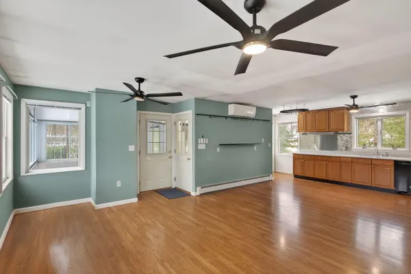 $1,250,000 | 8-10 Bayview Lane, Kittery, ME 03904