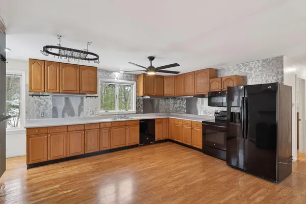$1,250,000 | 8-10 Bayview Lane, Kittery, ME 03904