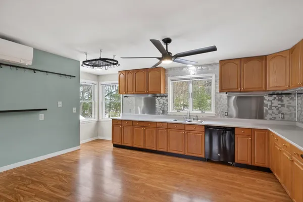 $1,250,000 | 8-10 Bayview Lane, Kittery, ME 03904