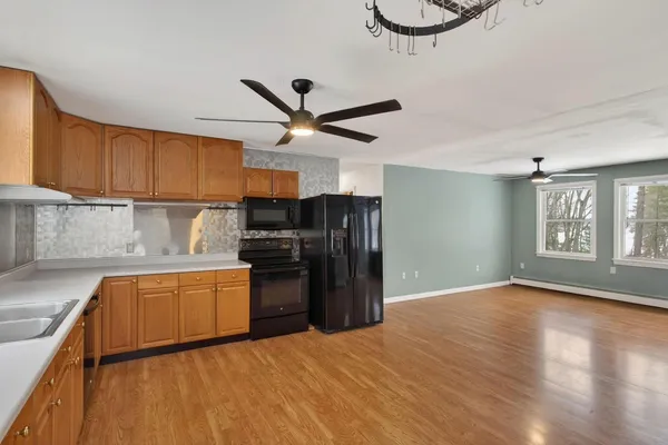 $1,250,000 | 8-10 Bayview Lane, Kittery, ME 03904