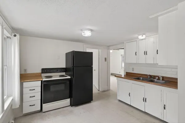 $1,250,000 | 8-10 Bayview Lane, Kittery, ME 03904