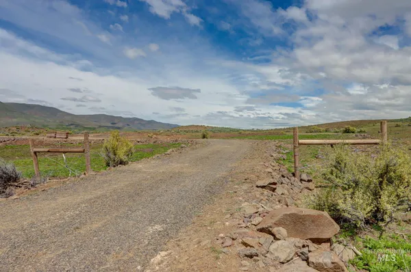 $295,000 | 20750 Sweet Ola Highway, Ola, ID 83657
