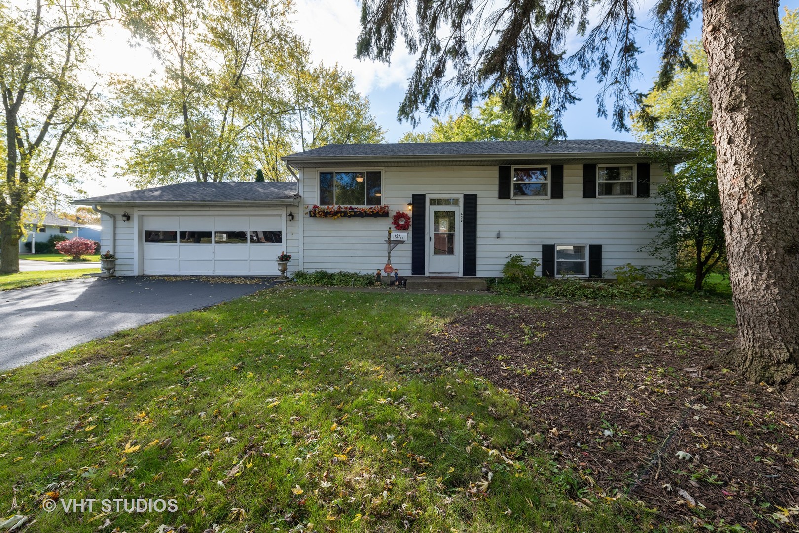 630 Clover Road Wauconda, IL 60084 - Photo 1 of 10