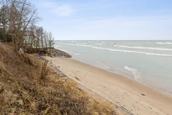 $309,000 | 76 Pokagon Trail, New Buffalo, MI 49117