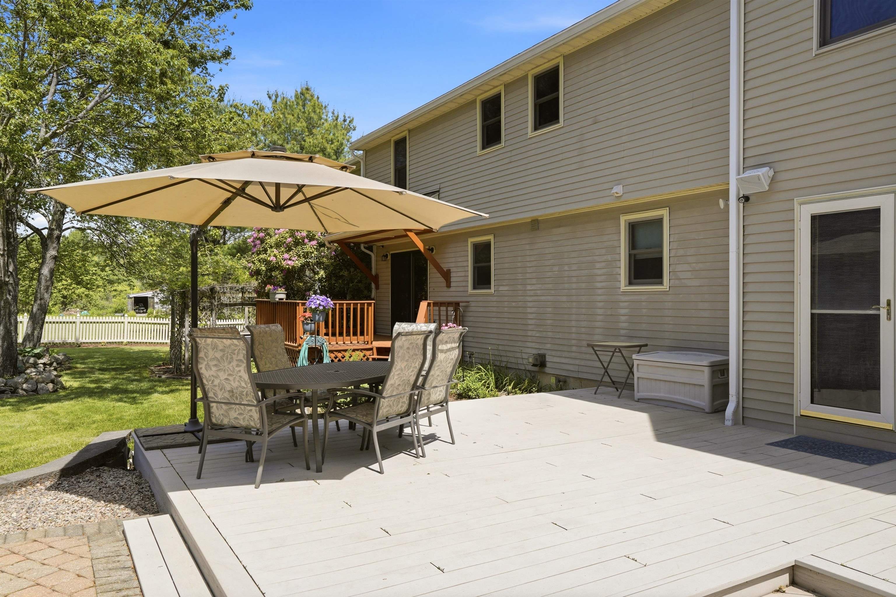 22 Clark Circle Pelham, NH 03076 - Photo 19 of 60