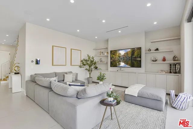 $20,000 | 4324 Camellia Avenue, Studio City, CA 91604