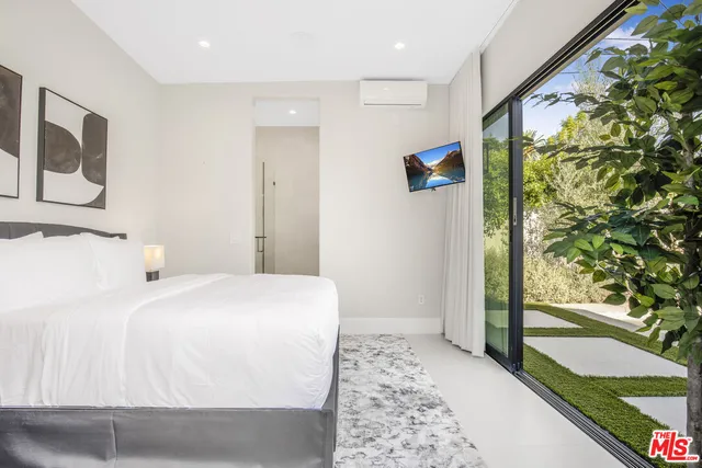 $20,000 | 4324 Camellia Avenue, Studio City, CA 91604