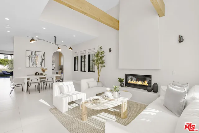 $20,000 | 4324 Camellia Avenue, Studio City, CA 91604