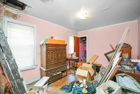 a view of a livingroom with furniture and floor