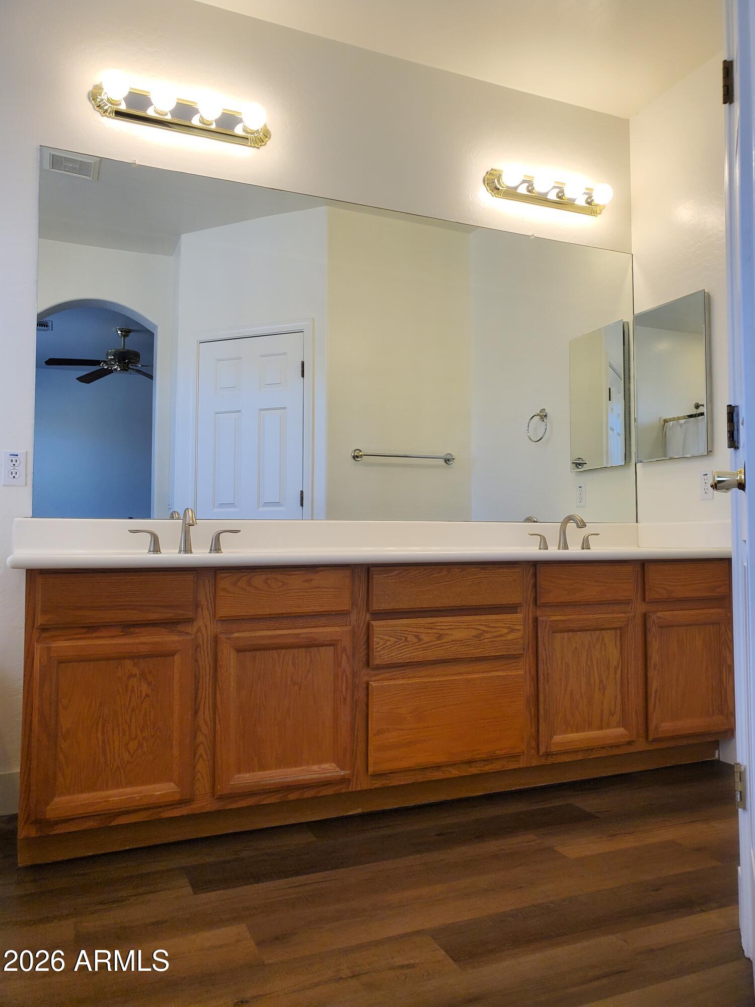 2430 East Darrel Road Phoenix, AZ 85042 - Photo 40 of 64 Primary Bathroom