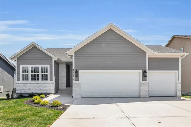 $520,000 | 12501 Parkview Avenue, Kansas City, KS 66109