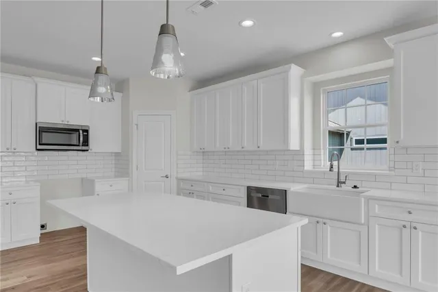 $520,000 | 12501 Parkview Avenue, Kansas City, KS 66109