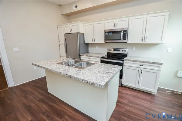 $2,400 | 1407 West Clay Street, Richmond, VA 23220