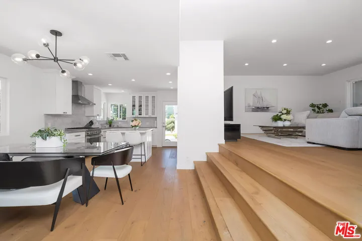 4265 Don Luis Drive, Los Angeles, CA 90008