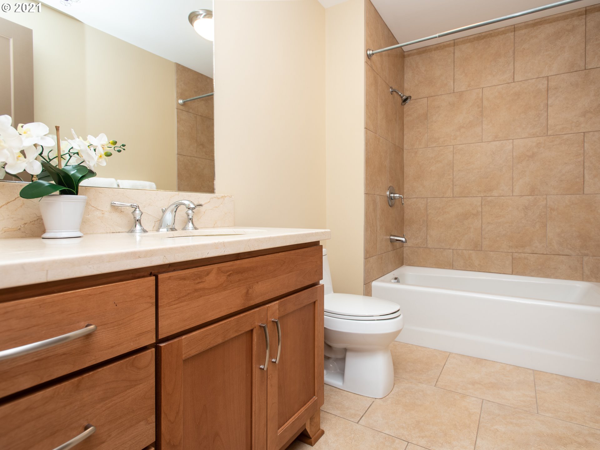 2454 Northwest Westover Road, Unit 5201 Portland, OR 97210 - Photo 22 of 23 Gallery Image 22