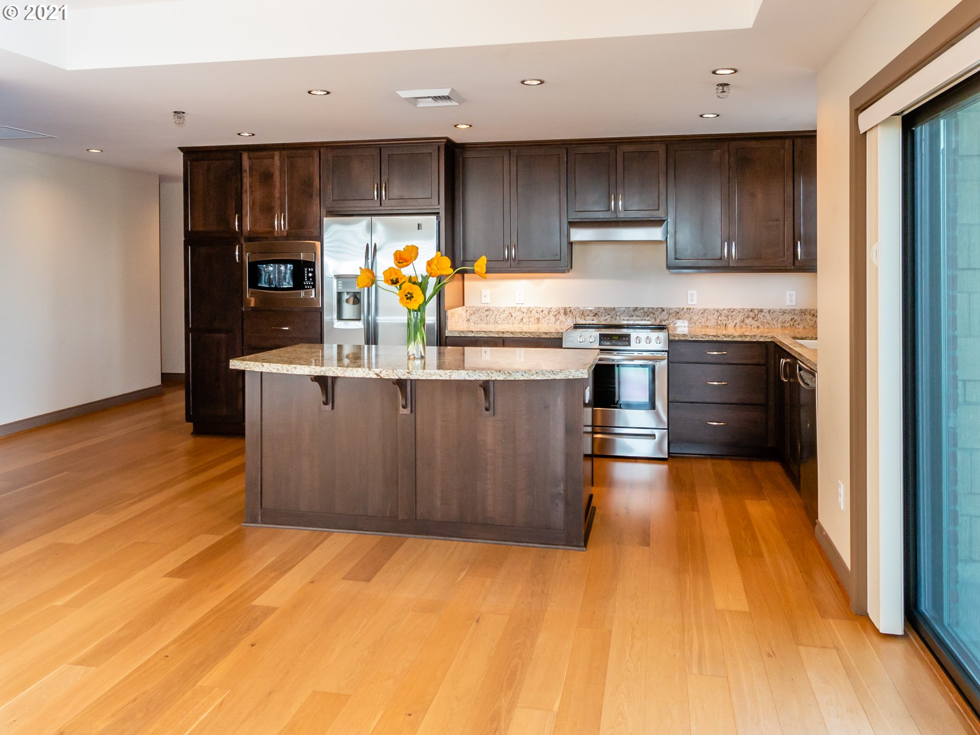 2454 Northwest Westover Road, Unit 5201 Portland, OR 97210 - Photo 5 of 23 Gallery Image 5