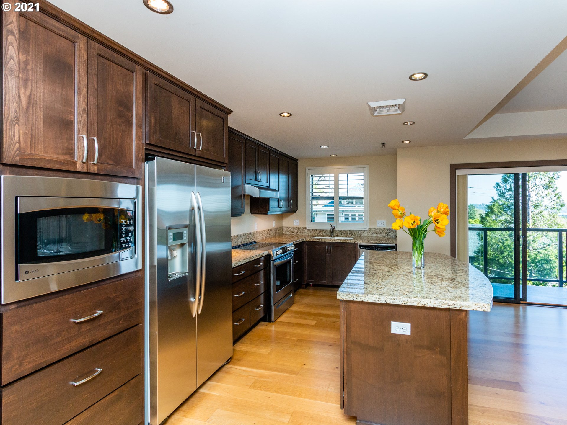 2454 Northwest Westover Road, Unit 5201 Portland, OR 97210 - Photo 6 of 23 Gallery Image 6