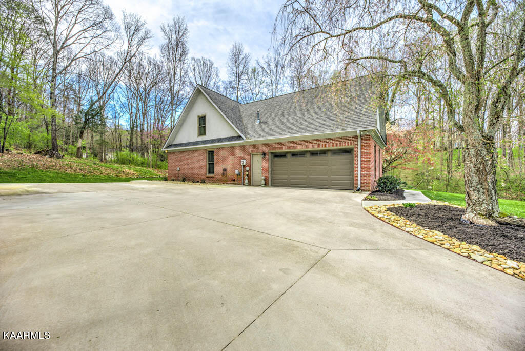 6813 Resolute Road Knoxville, TN 37918 - Photo 3 of 41 EXTERIOR