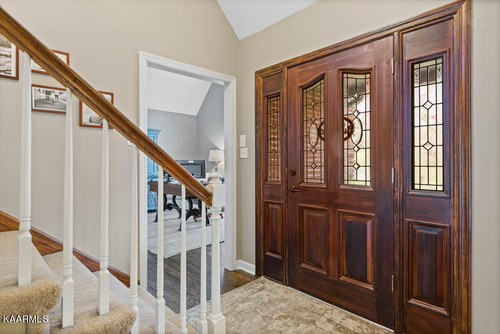 6813 Resolute Road Knoxville, TN 37918 - Photo 5 of 41 FOYER