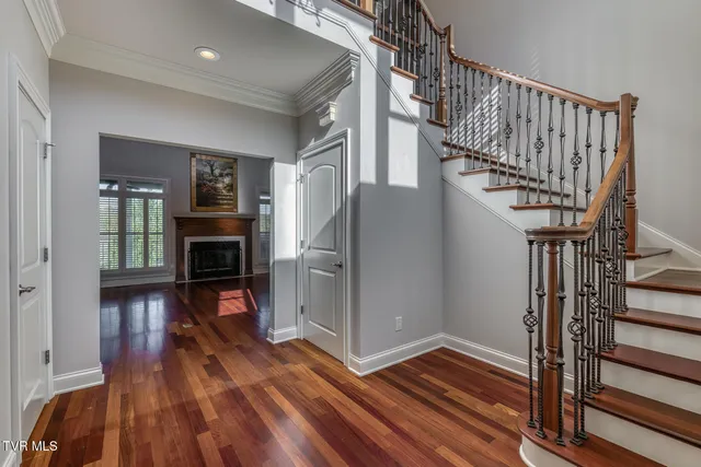 $899,500 | 102 Oak View Circle, Bristol, TN 37620