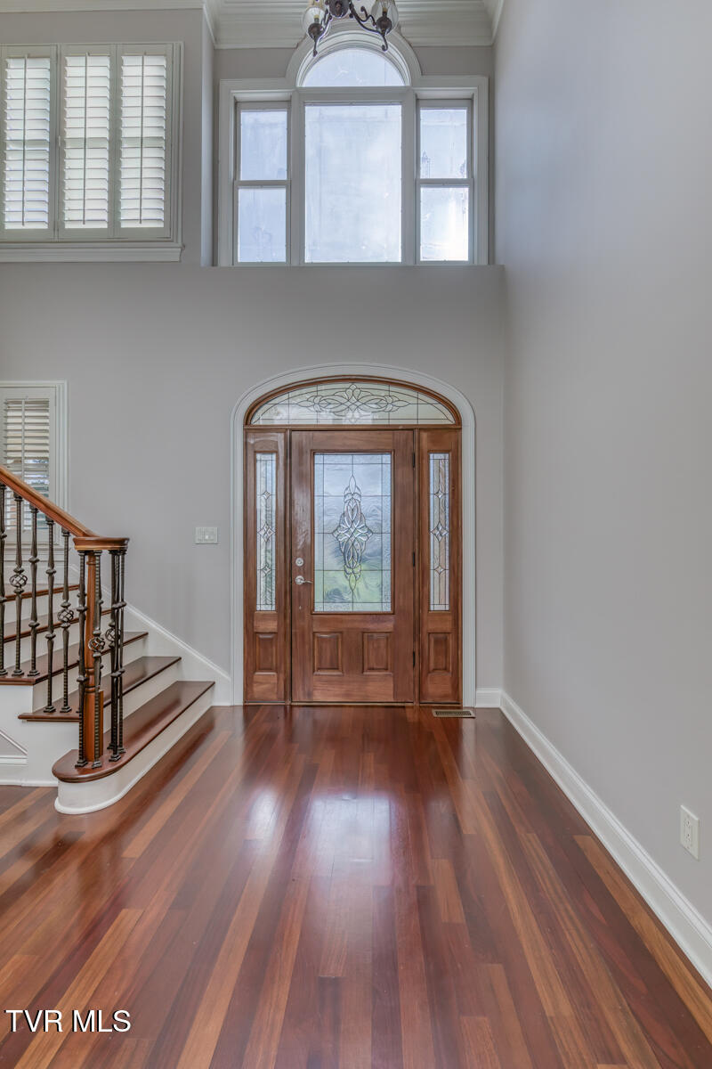 102 Oak View Circle Bristol, TN 37620 - Photo 12 of 93 102 Oak View Cir-12
