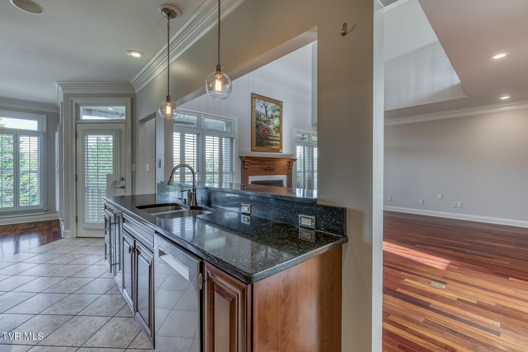 102 Oak View Circle Bristol, TN 37620 - Photo 22 of 93 102 Oak View Cir-22