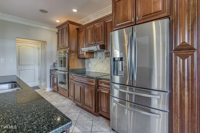 $899,500 | 102 Oak View Circle, Bristol, TN 37620