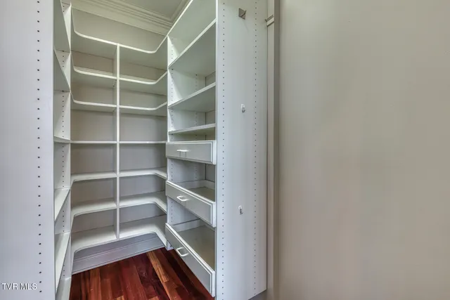 $899,500 | 102 Oak View Circle, Bristol, TN 37620