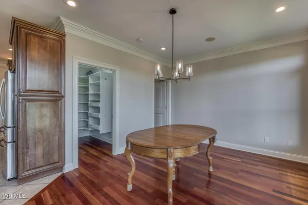 $824,500 | 102 Oak View Circle, Bristol, TN 37620