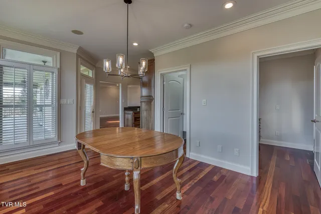 $899,500 | 102 Oak View Circle, Bristol, TN 37620