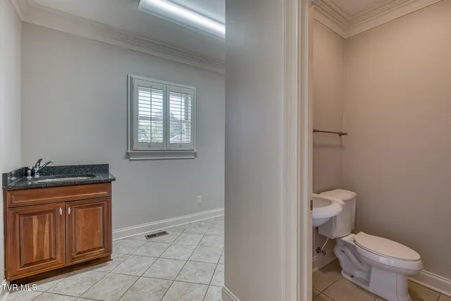 $899,500 | 102 Oak View Circle, Bristol, TN 37620