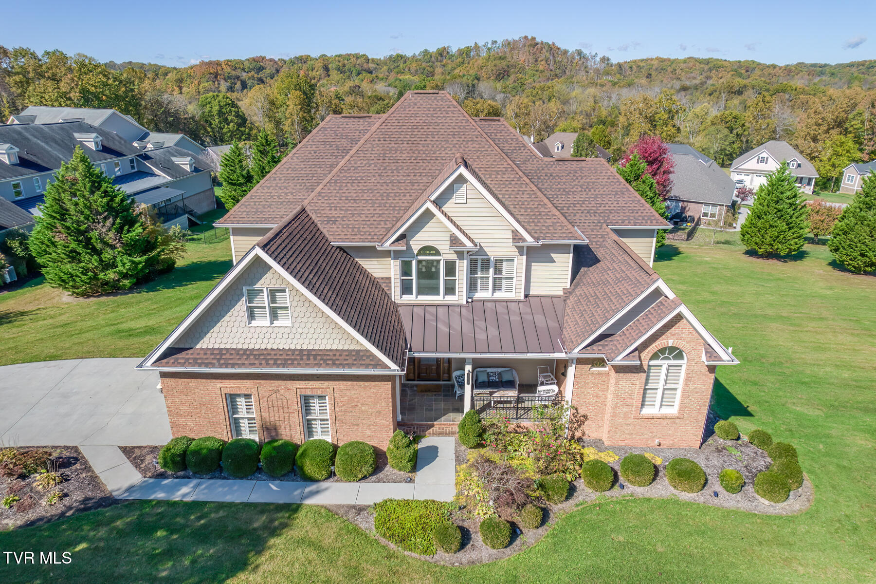 102 Oak View Circle Bristol, TN 37620 - Photo 3 of 93 102 Oak View Cir-3