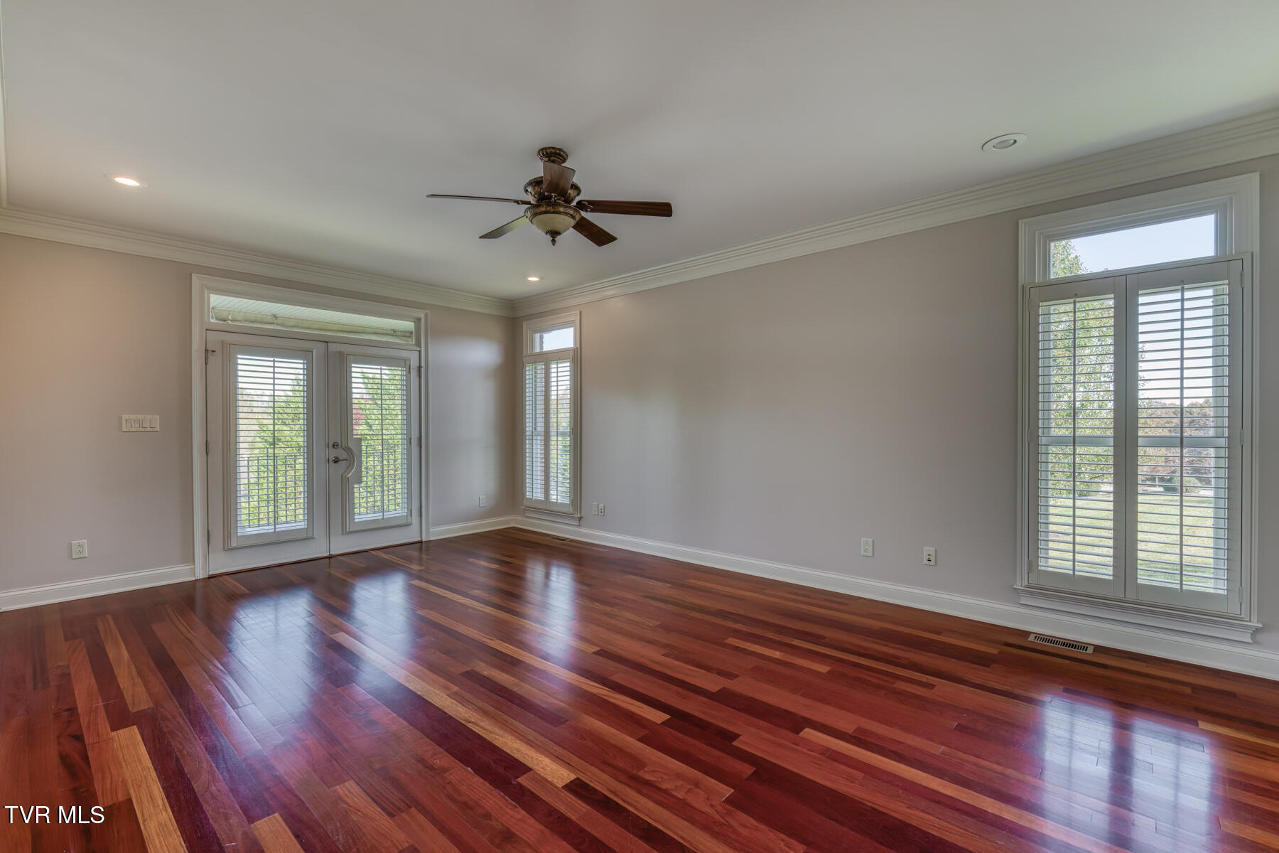 102 Oak View Circle Bristol, TN 37620 - Photo 31 of 93 102 Oak View Cir-31