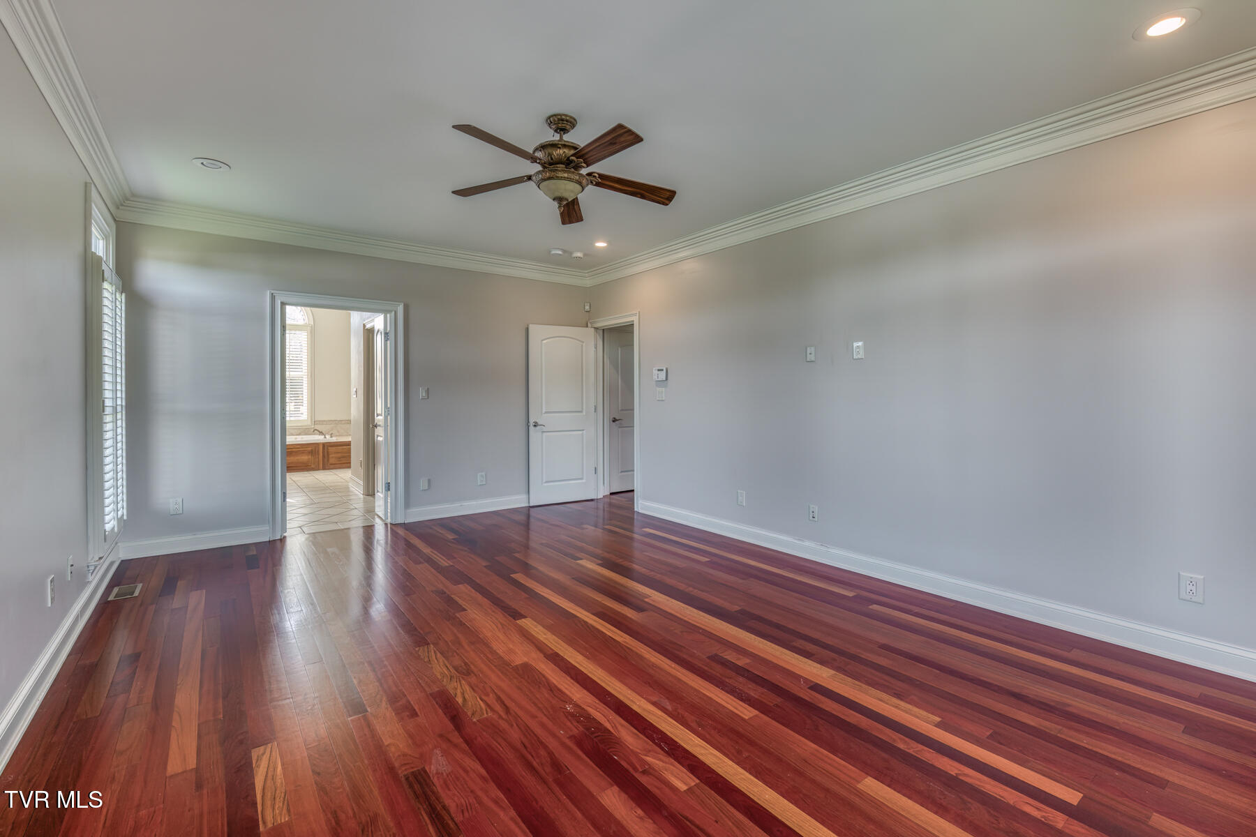 102 Oak View Circle Bristol, TN 37620 - Photo 34 of 93 102 Oak View Cir-34