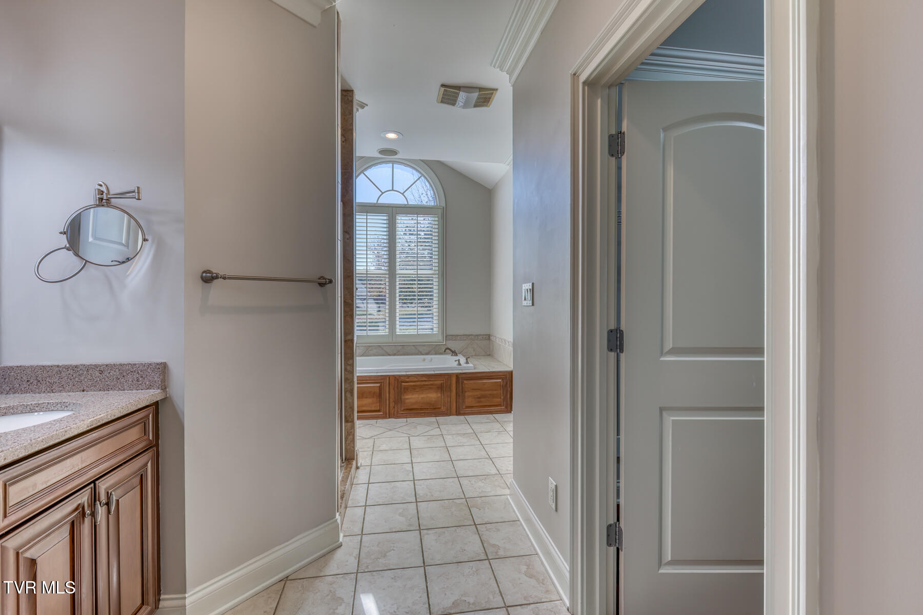 102 Oak View Circle Bristol, TN 37620 - Photo 35 of 93 102 Oak View Cir-35