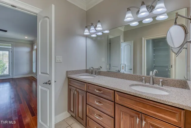 $899,500 | 102 Oak View Circle, Bristol, TN 37620