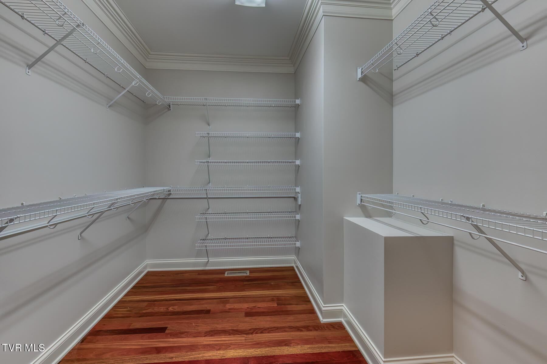 102 Oak View Circle Bristol, TN 37620 - Photo 39 of 93 102 Oak View Cir-39