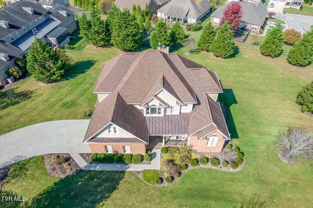 $899,500 | 102 Oak View Circle, Bristol, TN 37620