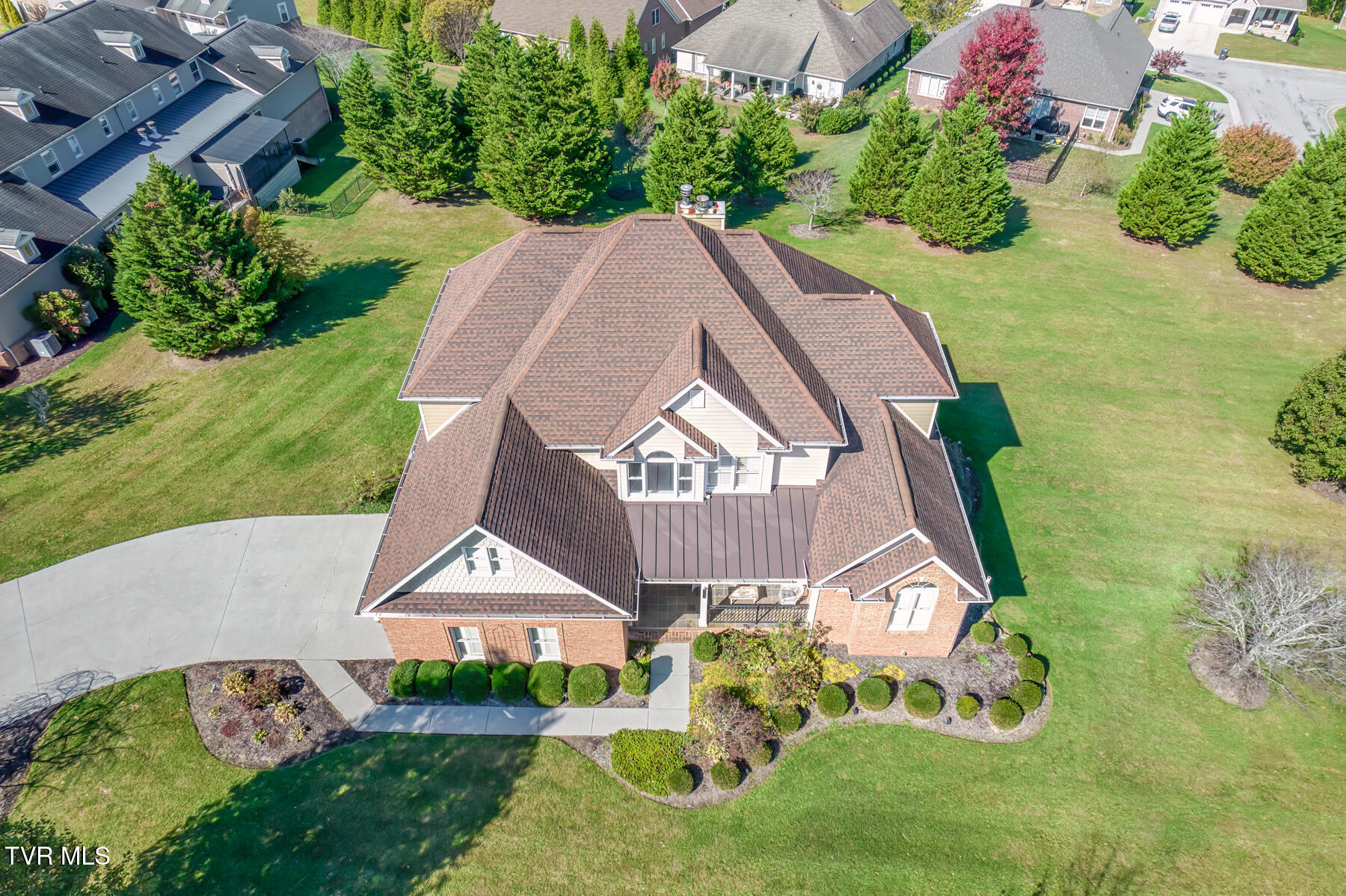 102 Oak View Circle Bristol, TN 37620 - Photo 4 of 93 102 Oak View Cir-4