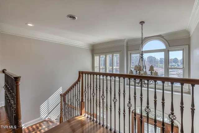 $899,500 | 102 Oak View Circle, Bristol, TN 37620