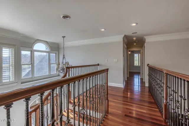 $899,500 | 102 Oak View Circle, Bristol, TN 37620