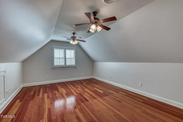 $899,500 | 102 Oak View Circle, Bristol, TN 37620