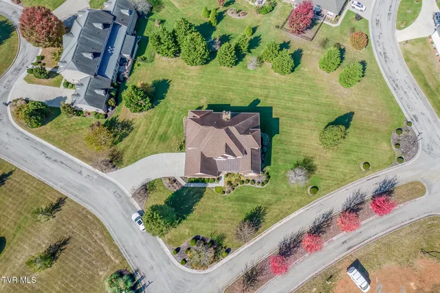 $899,500 | 102 Oak View Circle, Bristol, TN 37620