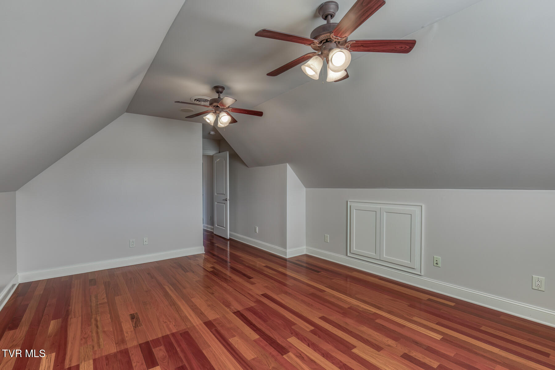 102 Oak View Circle Bristol, TN 37620 - Photo 51 of 93 102 Oak View Cir-51