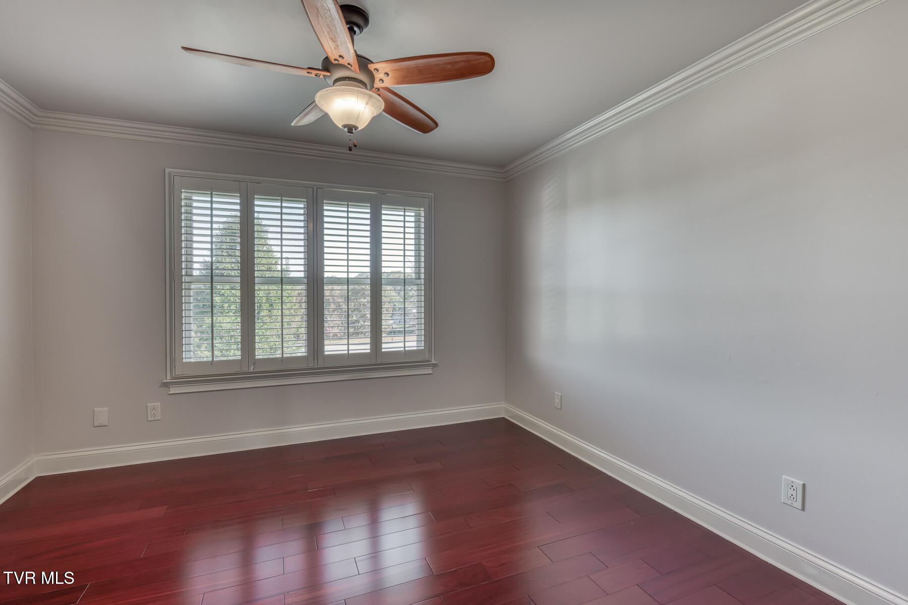 102 Oak View Circle Bristol, TN 37620 - Photo 57 of 93 102 Oak View Cir-57