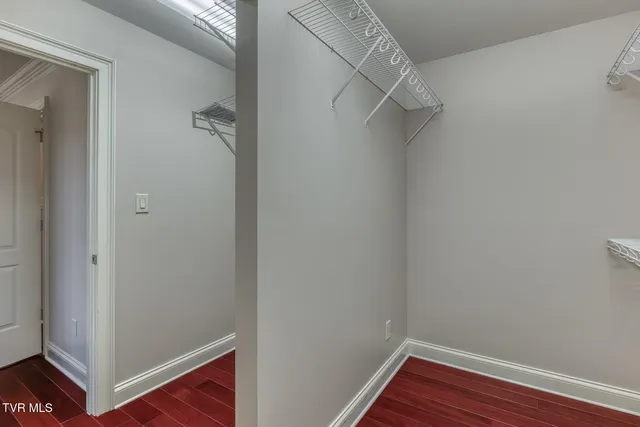 $899,500 | 102 Oak View Circle, Bristol, TN 37620