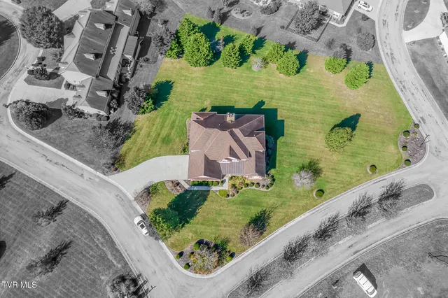 $899,500 | 102 Oak View Circle, Bristol, TN 37620