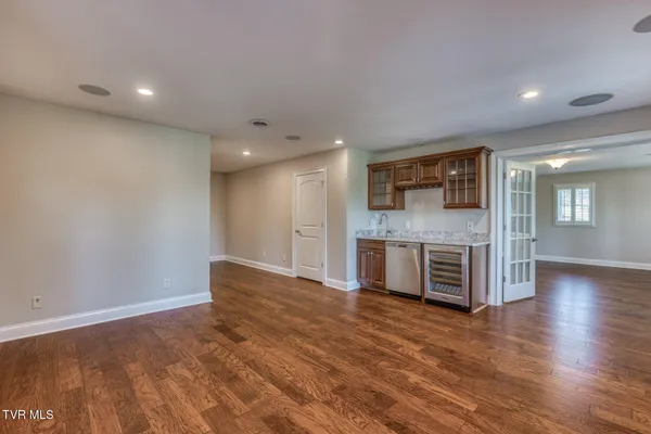 $824,500 | 102 Oak View Circle, Bristol, TN 37620