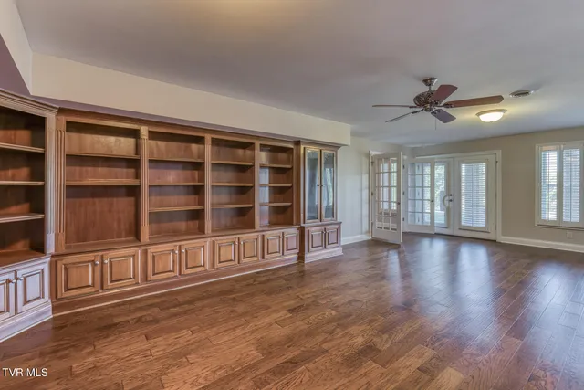 $899,500 | 102 Oak View Circle, Bristol, TN 37620